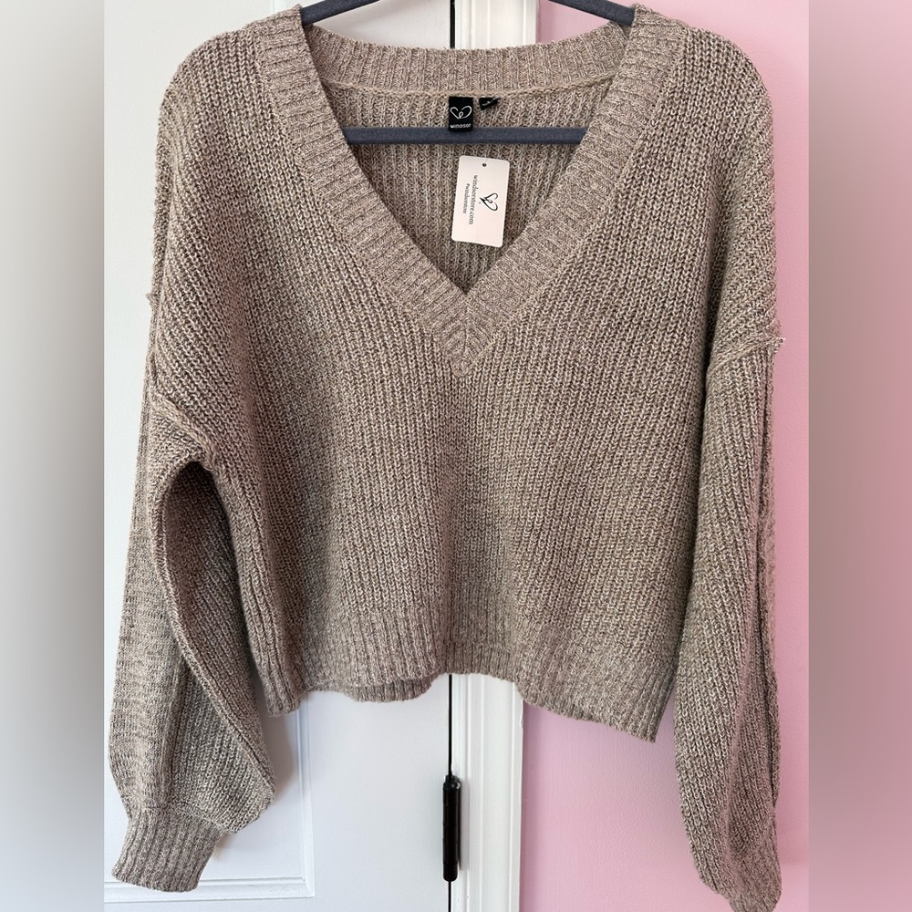 Windsor gold/beige v-neck sweater, NWT!!
